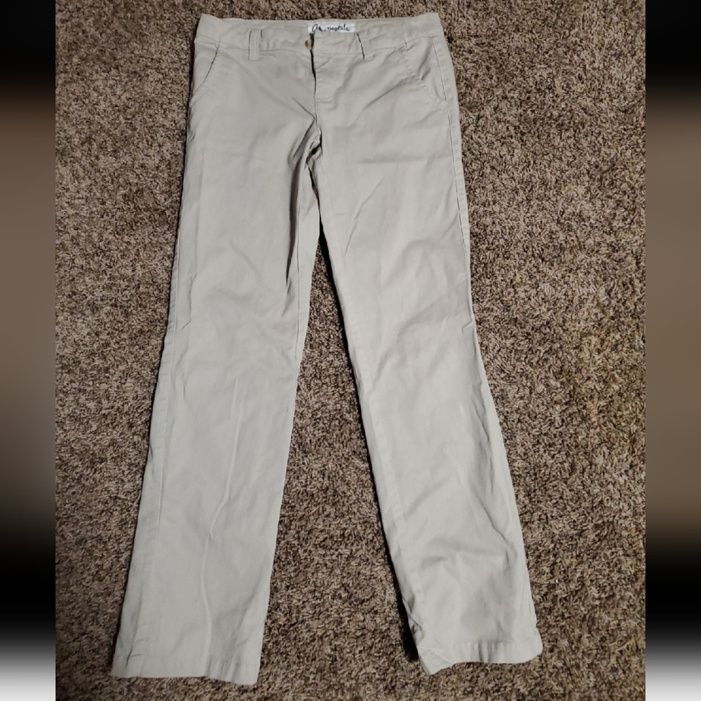 Aeropostale khaki pants Size 2 regular.